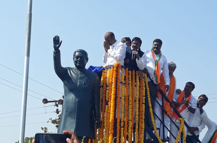 మోదీకి పేరొస్తుందనే ఈడబ్ల్యూఎస్ రిజర్వేషన్లకు దూరం 
