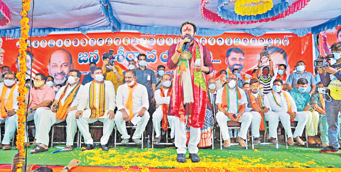 కొడుకును సీఎం చేయడానికే కేసీఆర్ ఆరాటం