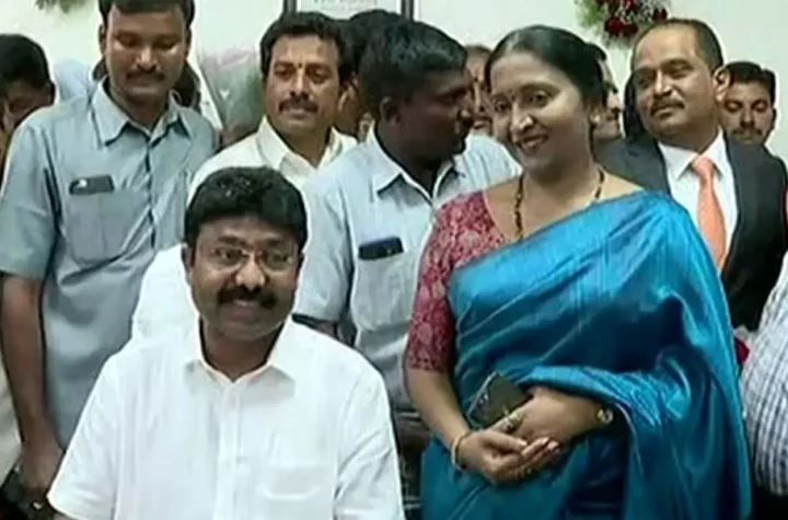 మంత్రి సురేష్ దంపతులకు `సుప్రీం’లో చుక్కెదురు
