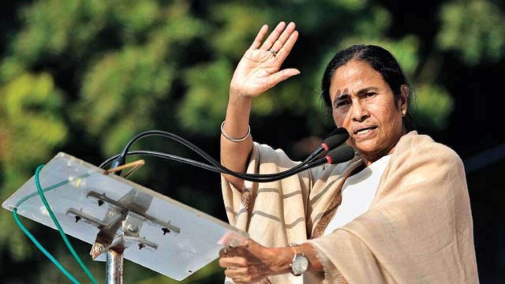 భారీ మెజారిటీతో మమతా బెనర్జీ గెలుపు