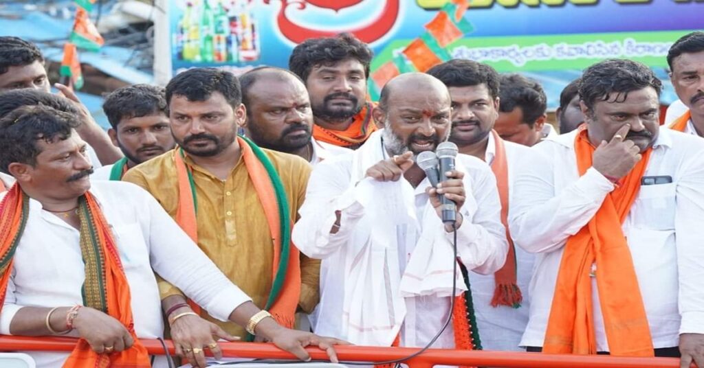 హుస్నాబాద్‌లో సంజయ్ పాదయాత్ర ముగింపు రేపే!