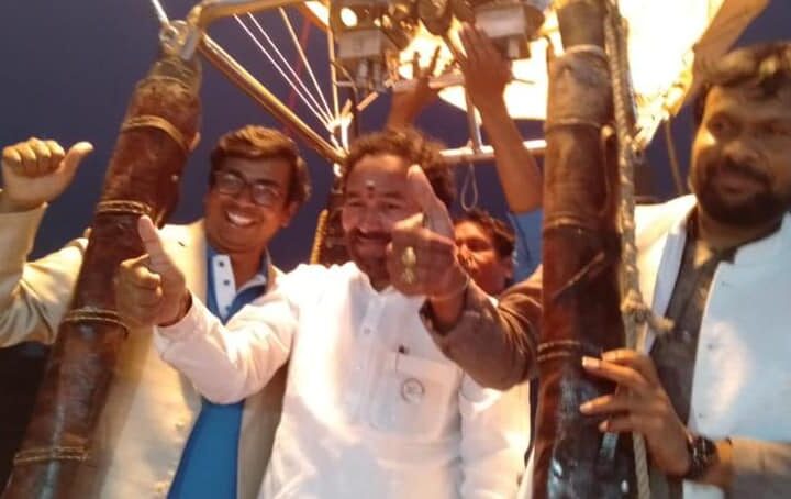 వివిధ సంస్థలకు స్మారక కేంద్రాల దత్తత 