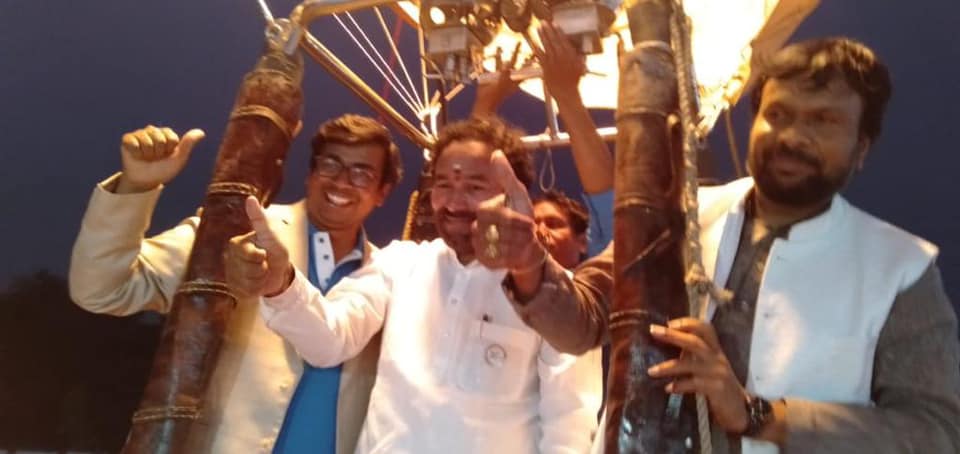వివిధ సంస్థలకు స్మారక కేంద్రాల దత్తత 
