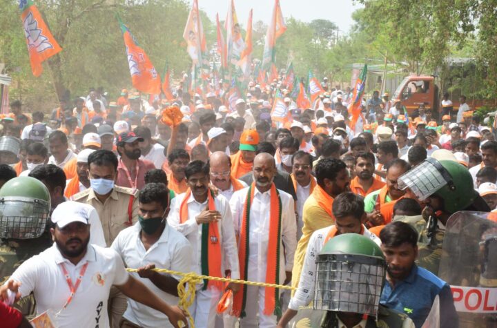 మీకొచ్చిన పదవులు బీజేపీ పెట్టిన భిక్షయే!