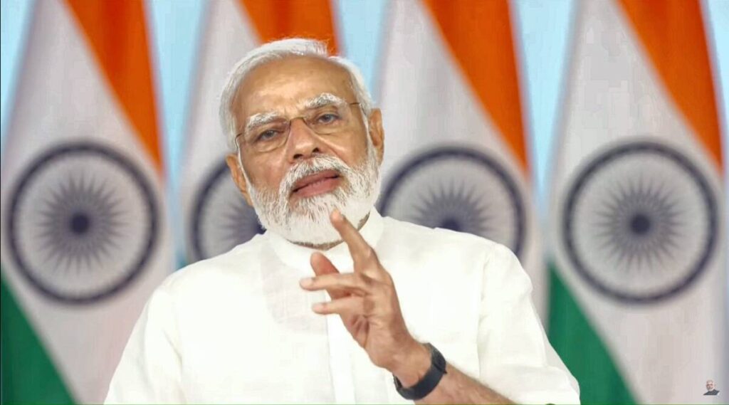 కరొనాతో తల్లిదండ్రులను కోల్పోయిన పిల్లలకు నెలకు రూ 4,000