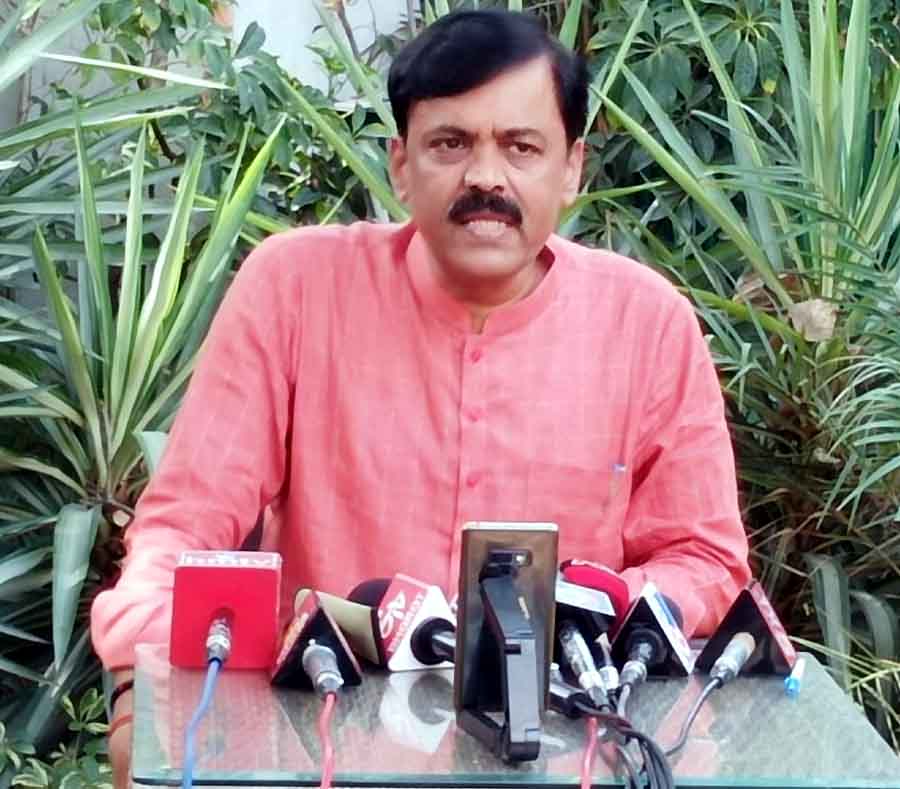 ద్రౌపది ముర్ముపై ఆర్జీవీ ట్వీట్ పై తీవ్ర అభ్యంతరం