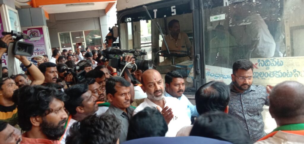ముడేళ్ళల్లో ఐదు సార్లు ఆర్టీసీ ఛార్జీల పెంపు దారుణం