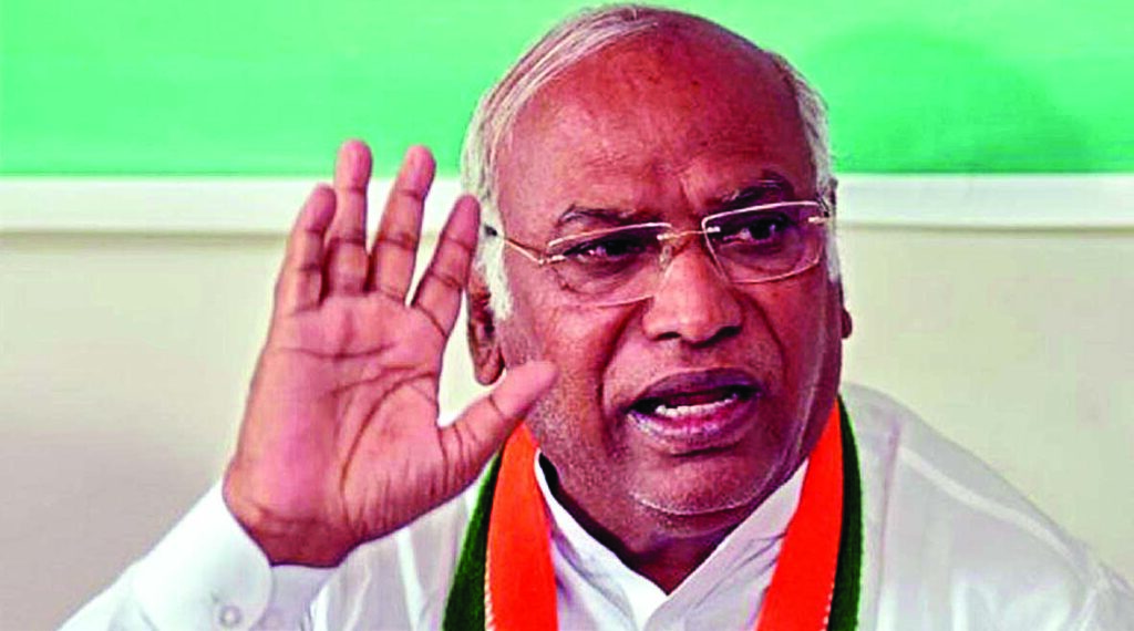 మహారాష్ట్ర  ఎన్నికల్లో గ్యారంటీలకు కాంగ్రెస్ దూరం