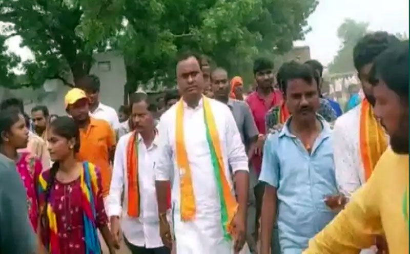 జ్వరంతో మునుగోడు ప్రచారానికి రాజగోపాల్ దూరం జ్వరంతో మునుగోడు ప్రచారానికి రాజగోపాల్ దూరం