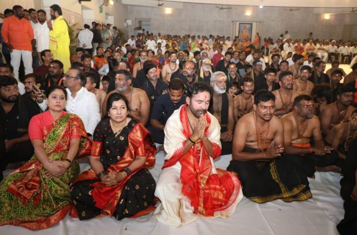 అయ్యప్ప దీక్షతో ఆధ్యాత్మికత, సేవాగుణం అలవడతాయి 