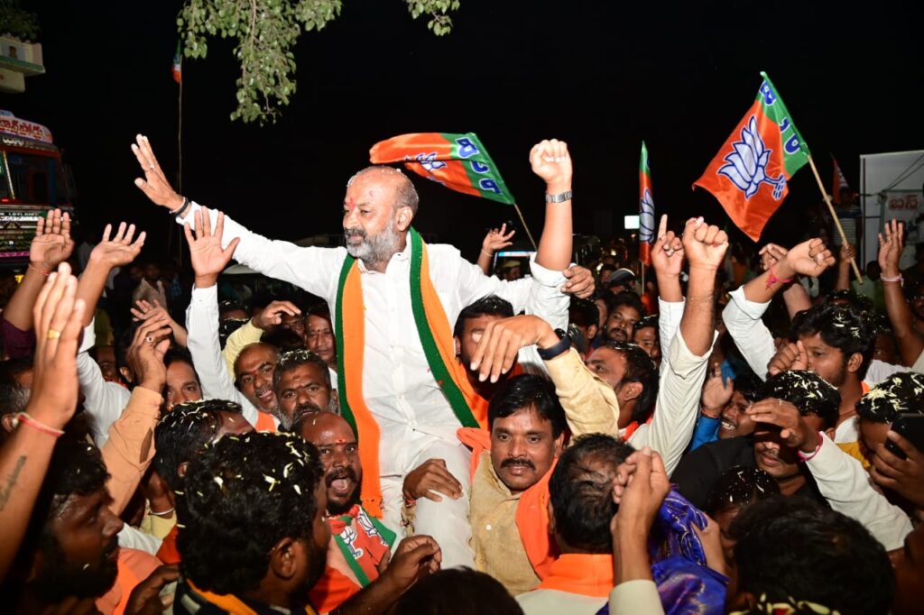 పీఎఫ్ఐకి నిధులిస్తోన్న పార్టీ టీఆర్ఎస్