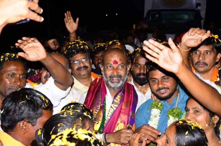 బీఆర్ఎస్ పార్టీలోనూ మద్యం ఆనవాళ్లే  