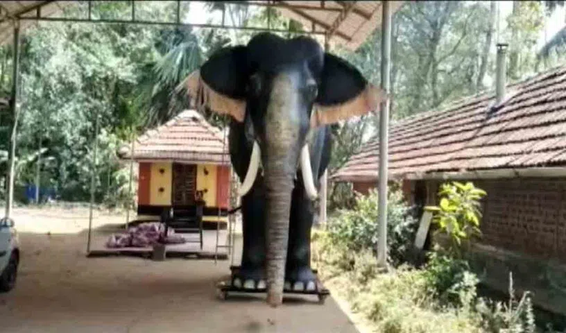 శ్రీకృష్ణ ఆలయంలో భగవంతుని సేవకు రోబోటిక్‌ ఏనుగు