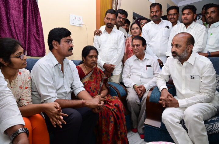 ప్రీతి మృతదేహాన్ని నిమ్స్ తరలించి చికిత్స డ్రామాలాడారు
