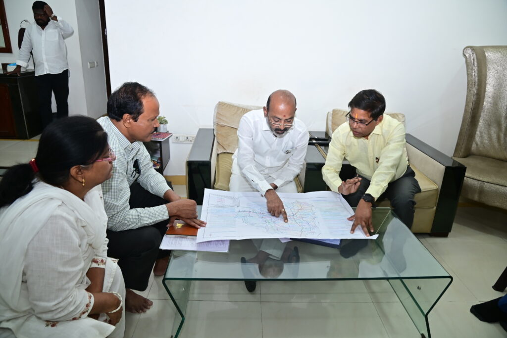 నేషనల్ హైవే పనులపై సంజయ్ ప్రత్యేక దృష్టి