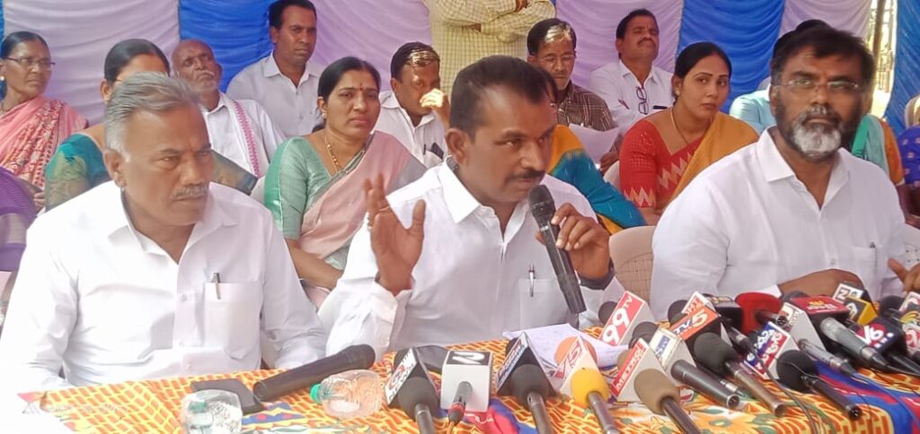 ఆత్మగౌరవం కోసమే బిఆర్ఎస్ కు రాజీనామాలు