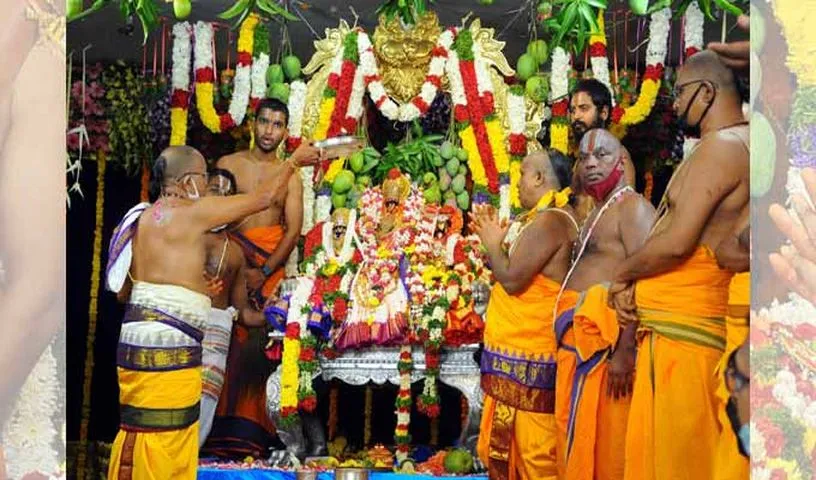 భద్రాచలం రామ మందిర అధికారులపై కోర్టులో ఫిర్యాదు!