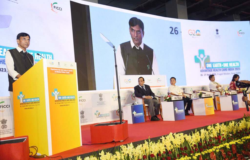 ఆరోగ్య సేవలను డబ్బుతో ముడిపెట్టరాదు