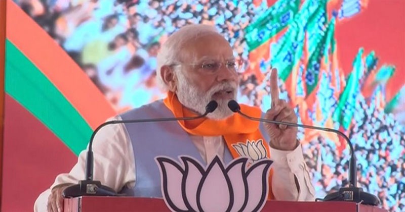 కాంగ్రెస్ హామీలు నెరవేరిస్తే కర్ణాటక ఖజానా ఖాళీ