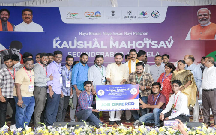 యువశక్తితో భవ్యమైన భారత్ నిర్మాణం