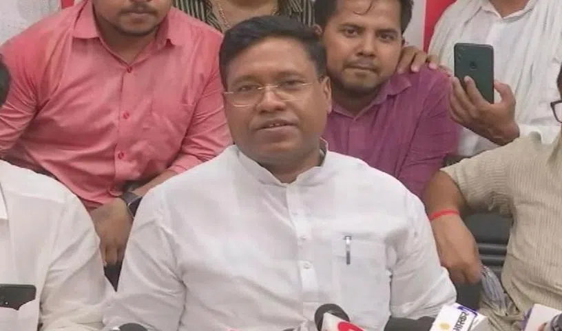 బీహార్ లో మంత్రి ప‌ద‌వికి సంతోష్ సుమ‌న్ రాజీనామా