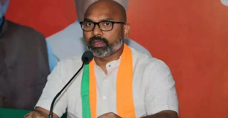 బియ్యం కొనుగోలులో కేసీఆర్ రూ 4,000 కోట్ల కుంభకోణం బియ్యం కొనుగోలులో కేసీఆర్ రూ 4,000 కోట్ల కుంభకోణం