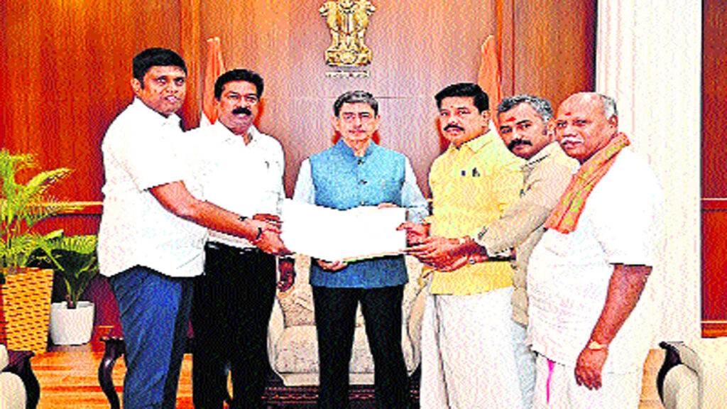 ఇద్దరు తమిళ మంత్రులను తొలగించమన్న బిజెపి ఇద్దరు తమిళ మంత్రులను తొలగించమన్న బిజెపి