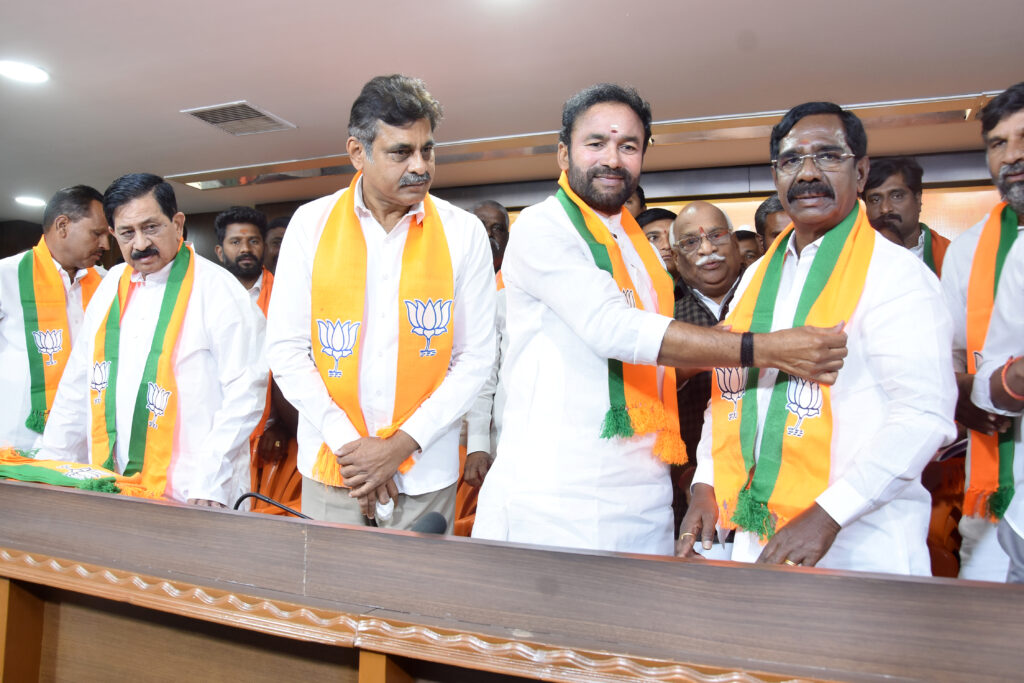 కాంగ్రెస్ అమ్ముడుపోతుంది.. బిఆర్ఎస్ కొనుగోలు చేస్తుంది