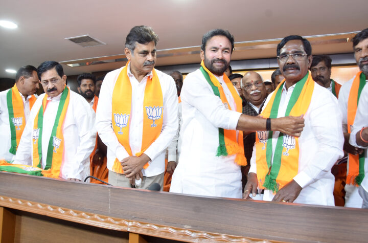 కాంగ్రెస్ అమ్ముడుపోతుంది.. బిఆర్ఎస్ కొనుగోలు చేస్తుంది
