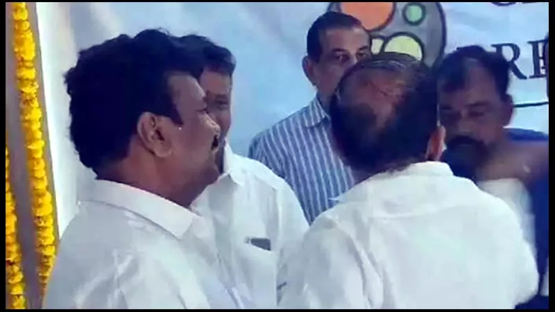 పోలీస్ గార్డు చెంపపై కొట్టిన హోంమంత్రి మహమూద్‌ అలీ!