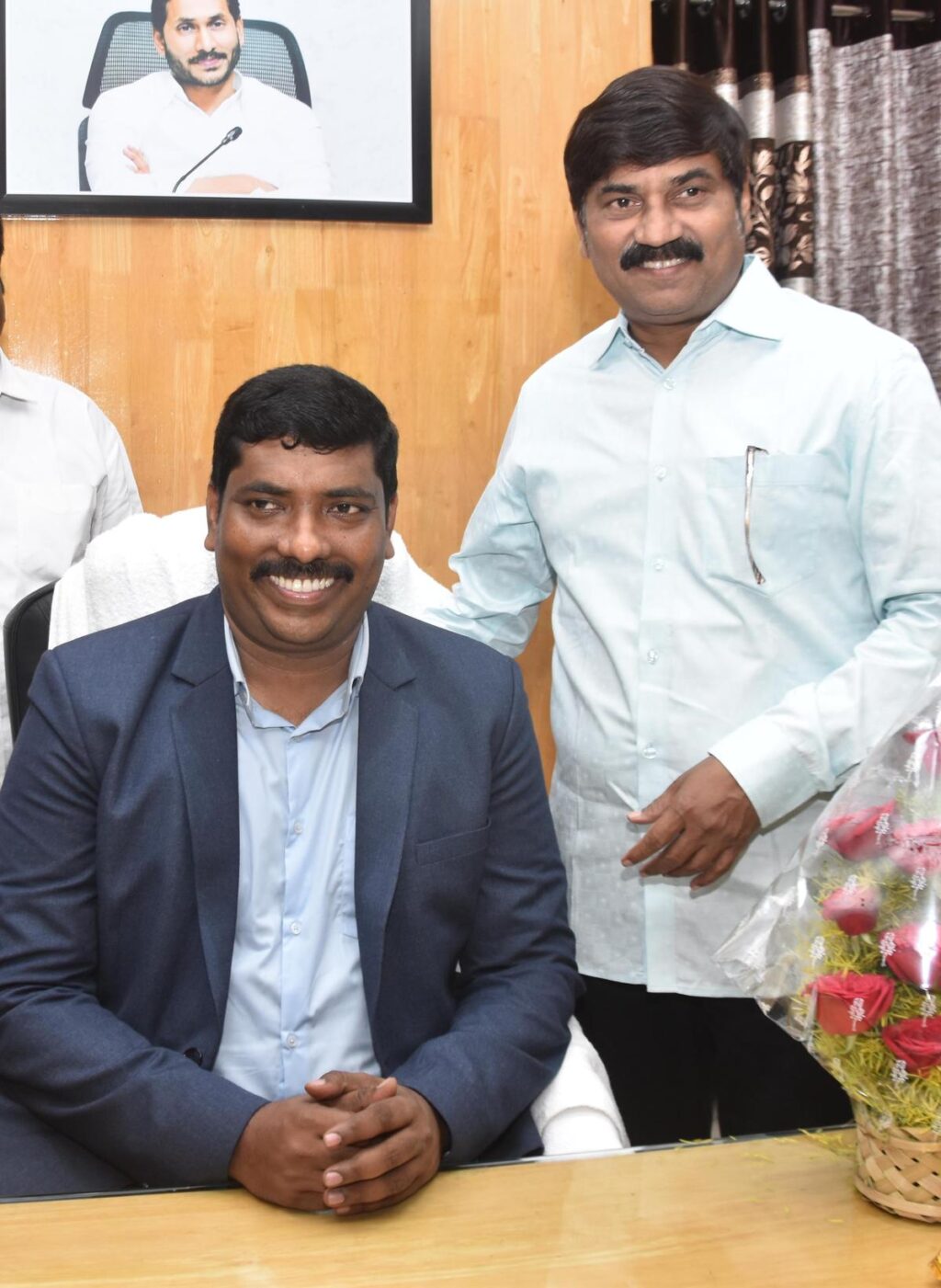 ఆంధ్ర యూనివర్సిటీ రిజిస్ట్రార్ గా వంద చర్చిల ప్రతినిధి! ఆంధ్ర యూనివర్సిటీ రిజిస్ట్రార్ గా వంద చర్చిల ప్రతినిధి!