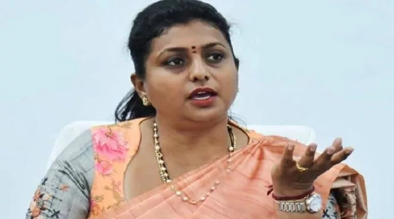బండారు అనుచిత వాఖ్యల విషయంలో వైసిపిలో ఒంటరిగా రోజా