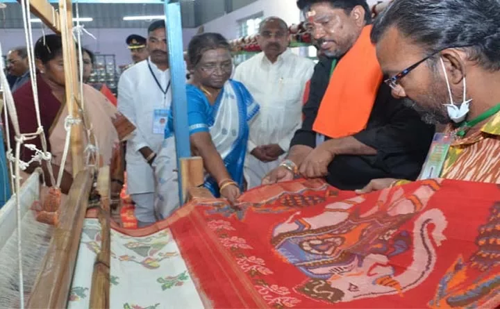 మంచి చేనేత వస్త్రాలను అందిస్తున్న తెలంగాణ