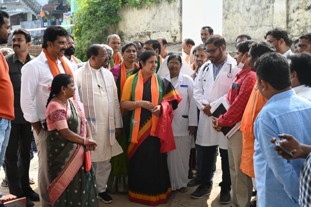 ఏపీలో రాజకీయ సమీకరణాలపై బిజెపి ప్రణాళిక సిద్ధం ఏపీలో రాజకీయ సమీకరణాలపై బిజెపి ప్రణాళిక సిద్ధం