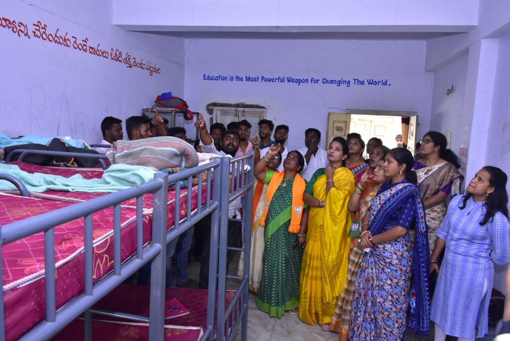 భువనగిరి ఎస్సి హాస్టల్ విద్యార్దునులు మృతిపై విచారణ జరపాలి 