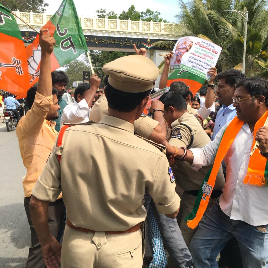 సేవాలాల్ జయంతి సెలవుగా ప్రకటించాలి