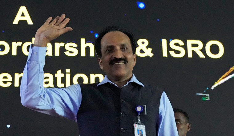 క్యాన్సర్‌ను జయించిన ఇస్రో చైర్మన్‌