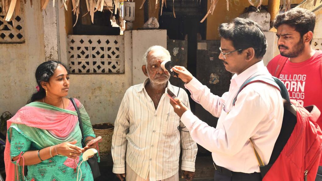 వాలంటీర్ వ్యవస్థ చుట్టూ ఏపీ రాజకీయాలు