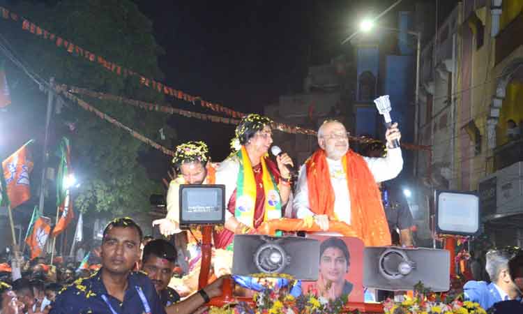 రజాకార్ల గుప్పిట్లో నుండి హైదరాబాద్ విముక్తికై బిజెపికి ఓటు రజాకార్ల గుప్పిట్లో నుండి హైదరాబాద్ విముక్తికై బిజెపికి ఓటు