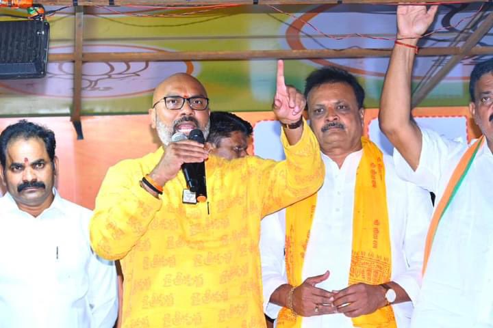 మొట్టమొదటిసారి ఎస్సీ, ఎస్టీల రిజర్వేషన్లు తీసేసింది కాంగ్రెస్ ప్రభుత్వమే