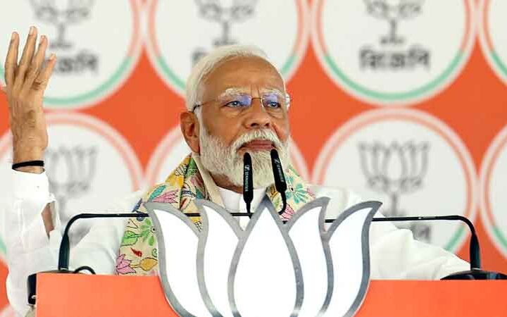 వ‌య‌నాడ్‌లో ఓట‌మి భ‌యంతో రాయ్‌బ‌రేలి బ‌రిలో