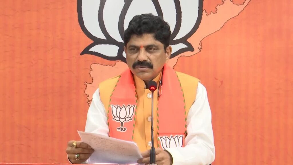 సీఎస్ భూకుంభకోణం ఆరోపణలపై శ్వేతపత్రం విడుదల చేయండి 