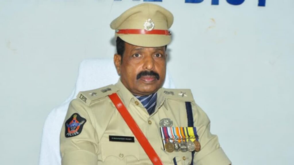 అల్లు అర్జున్ పర్యటనతో నంద్యాల ఎస్పీపై వేటు అల్లు అర్జున్ పర్యటనతో నంద్యాల ఎస్పీపై వేటు