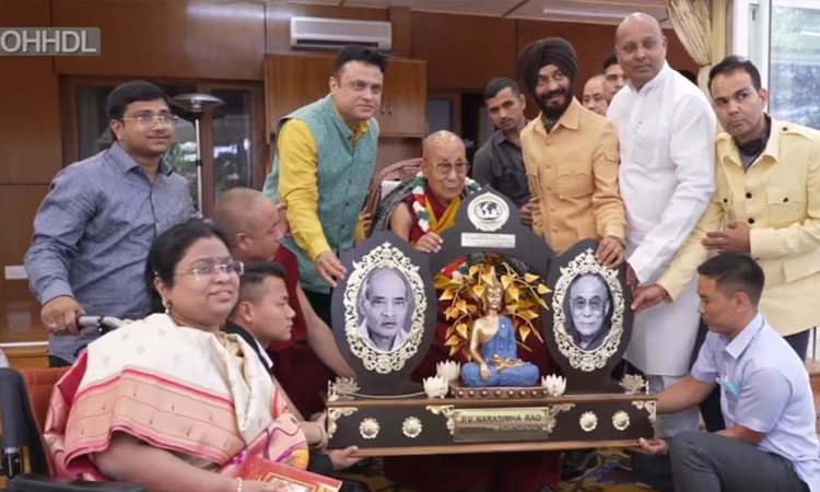 దలైలామాకు పివి నరసింహారావు మెమోరియల్ అవార్డు దలైలామాకు పివి నరసింహారావు మెమోరియల్ అవార్డు