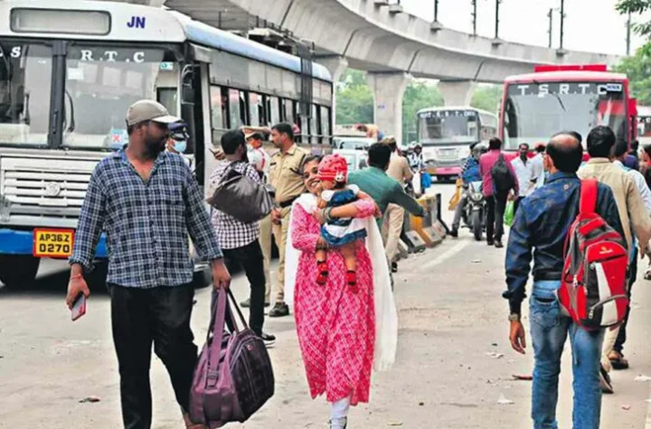 జీన్స్, టీషర్టులతో ఆఫీసుకు రావొద్దన్న టీఎస్ ఆర్టీసీ