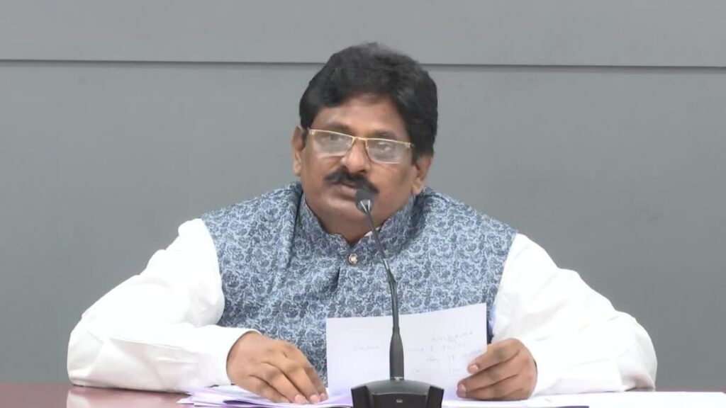 ఏపీ సీఐడీ మాజీ చీఫ్ సంజయ్‌పై సస్పెన్షన్ వేటు