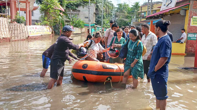 అస్సాంలో వరద బీభత్సం… 92 మంది మృతి అస్సాంలో వరద బీభత్సం… 92 మంది మృతి