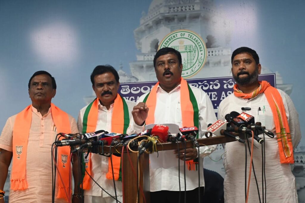 ఇది అప్పుల బడ్జెట్ … ఇది బడాయి బడ్జెట్ … ఇది గొప్పల బడ్జెట్ ఇది అప్పుల బడ్జెట్ … ఇది బడాయి బడ్జెట్ … ఇది గొప్పల బడ్జెట్