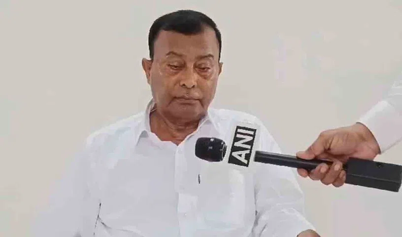 హథ్రస్‌ తొక్కిసలాటపై తొలిసారి మీడియా ముందుకు భోలే బాబా