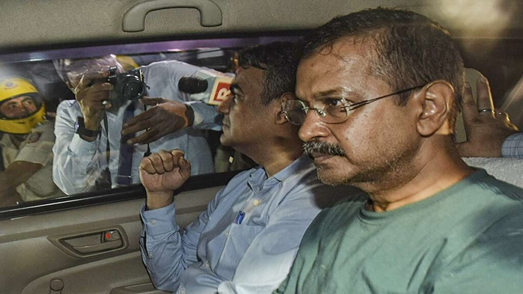 ఈడీ కొత్త ఛార్జిషీటులో 37వ నిందితుడిగా కేజ్రీవాల్ ఈడీ కొత్త ఛార్జిషీటులో 37వ నిందితుడిగా కేజ్రీవాల్